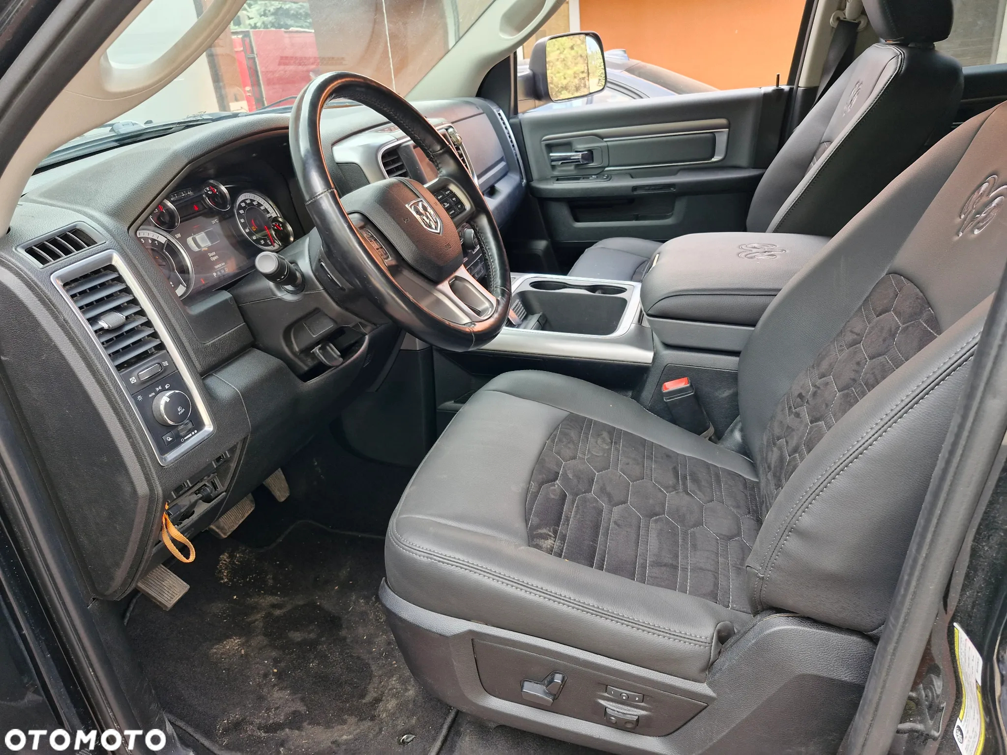 RAM 1500 Crew Cab Sport - 6