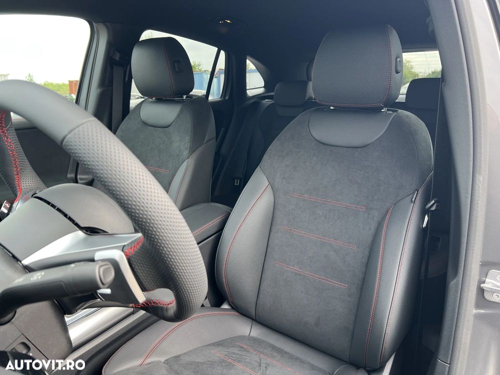 Mercedes-Benz GLA 220 4MATIC MHEV - 11