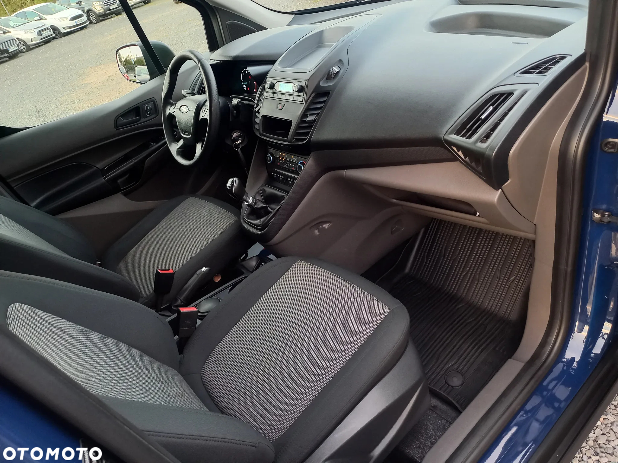 Ford Transit Connect - 17