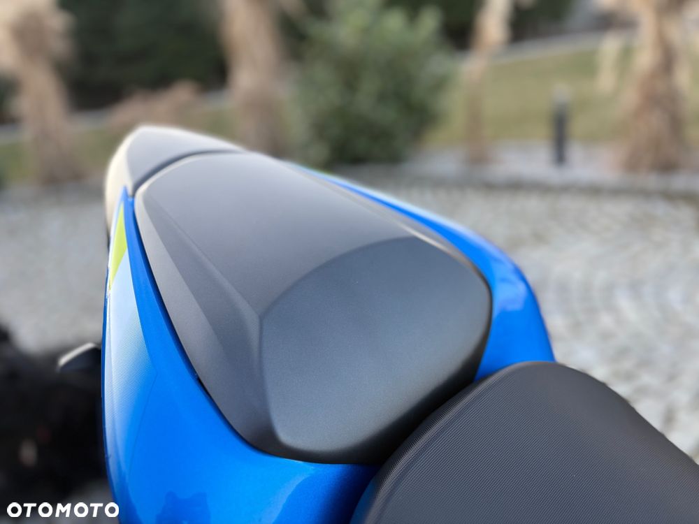 Suzuki GSX - 24