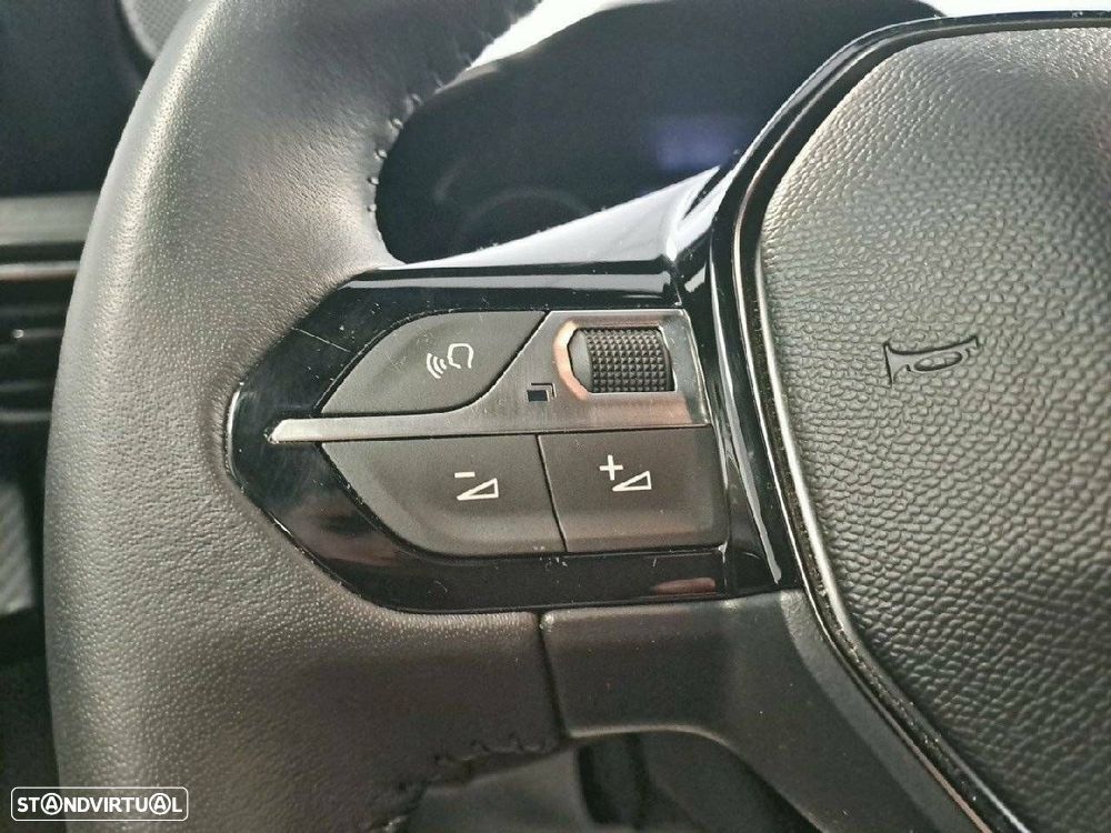 Peugeot 2008 1.2 PureTech Style - 16