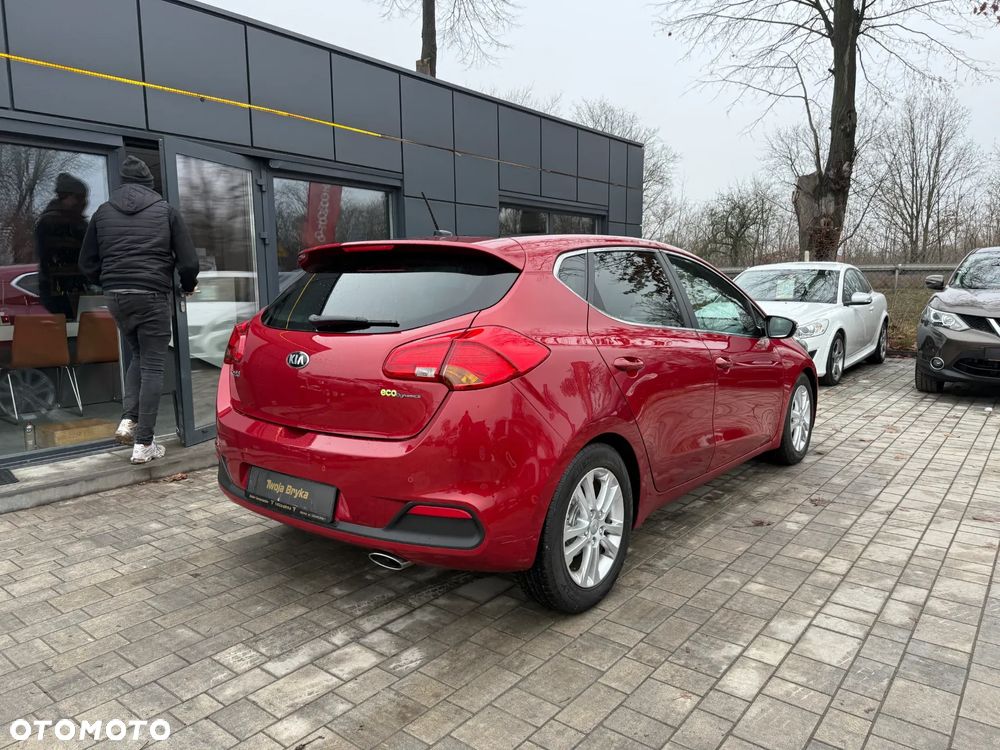 Kia Ceed 1.6 CRDi ISG Vision - 17