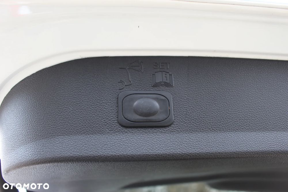 Ford Kuga 2.0 TDCi 4x4 Titanium - 24