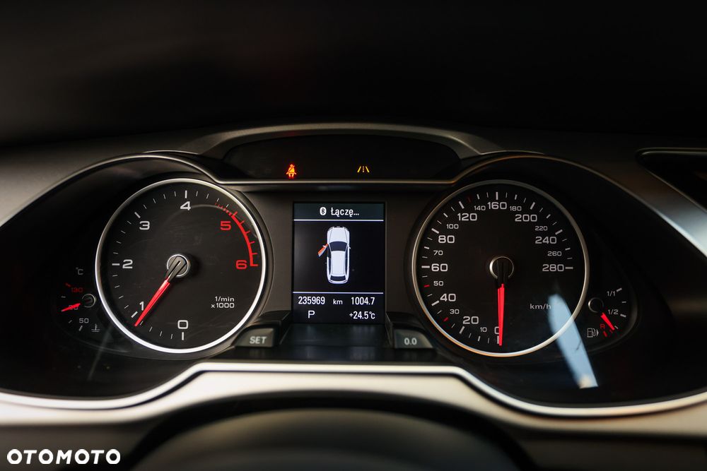 Audi A4 Avant 2.0 TDI DPF clean diesel quattro S tronic S line Sportpaket - 30