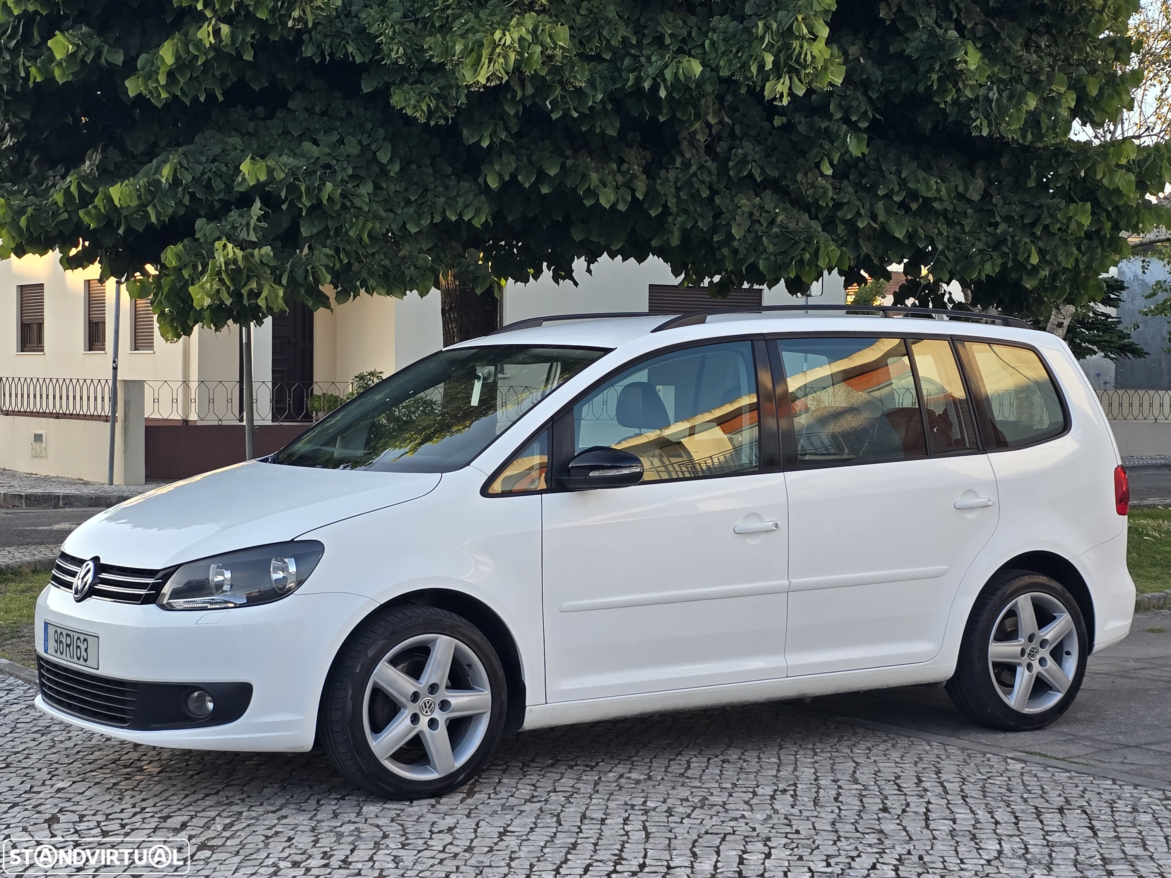 VW Touran 1.6 TDI Blue.Confortline 7L - 3