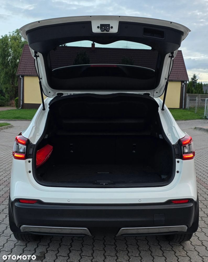 Nissan Qashqai 1.3 DIG-T N-WAY - 10