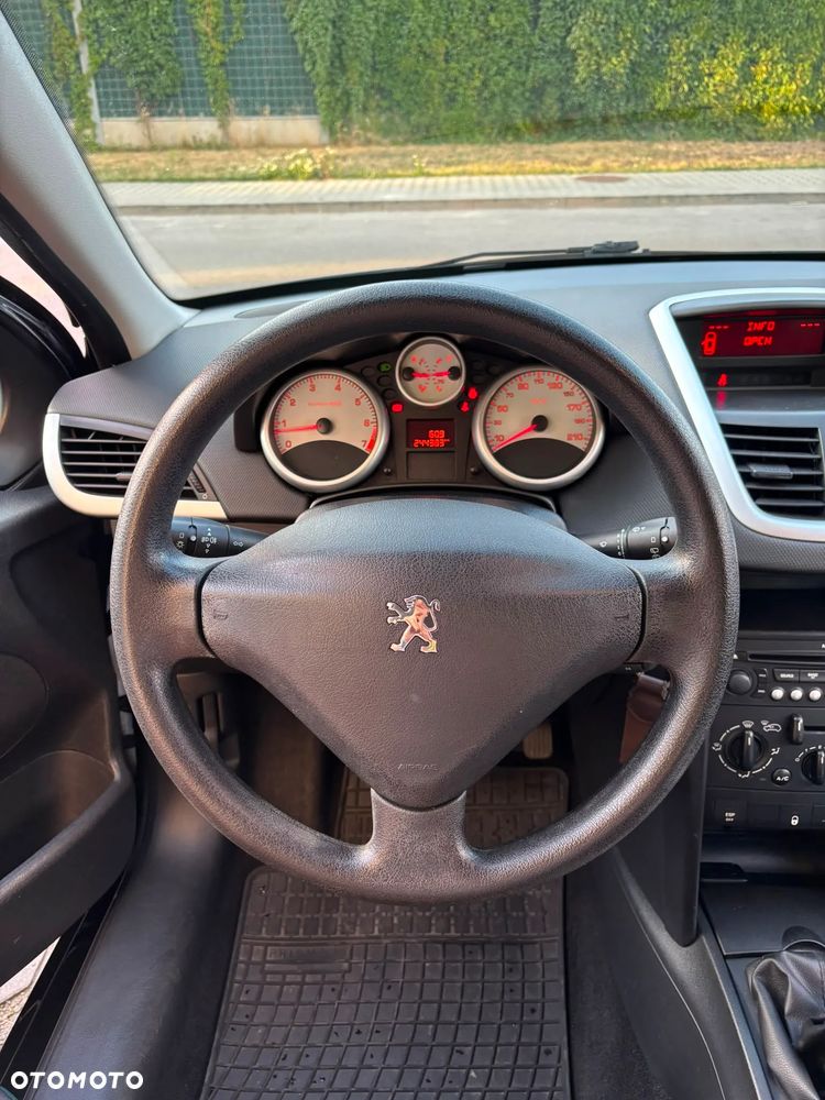 Peugeot 207 - 16