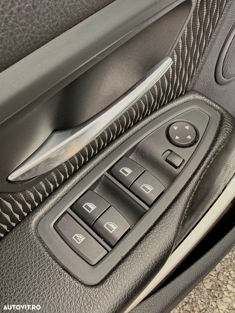 BMW Seria 3 318d Aut. - 25