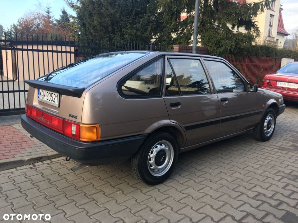 Toyota Corolla - 3