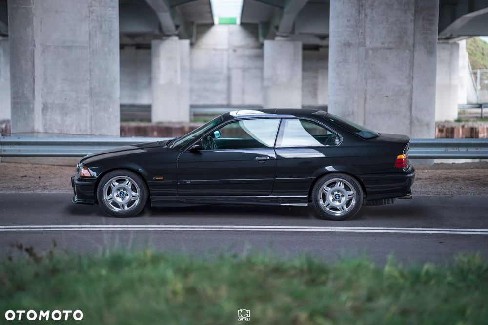 BMW M3 Standard - 2