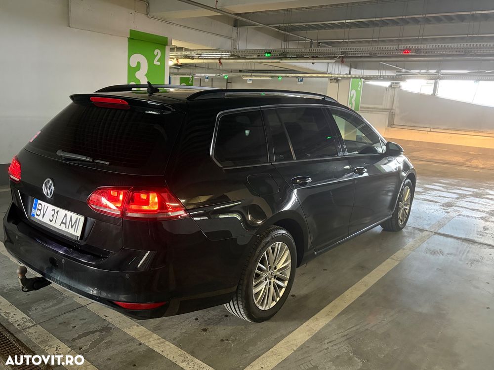 Volkswagen Golf - 6