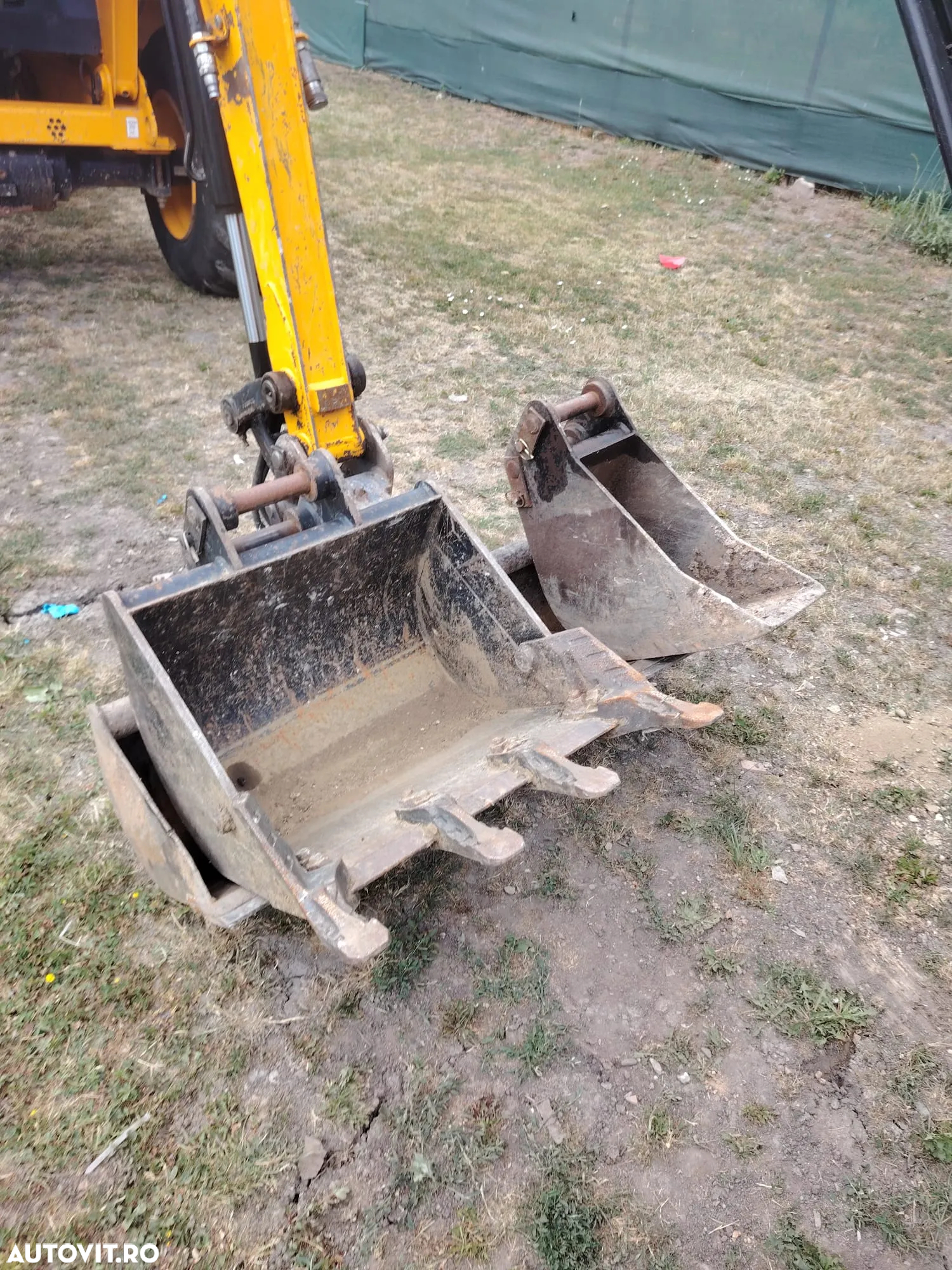 JCB 8026 - 21