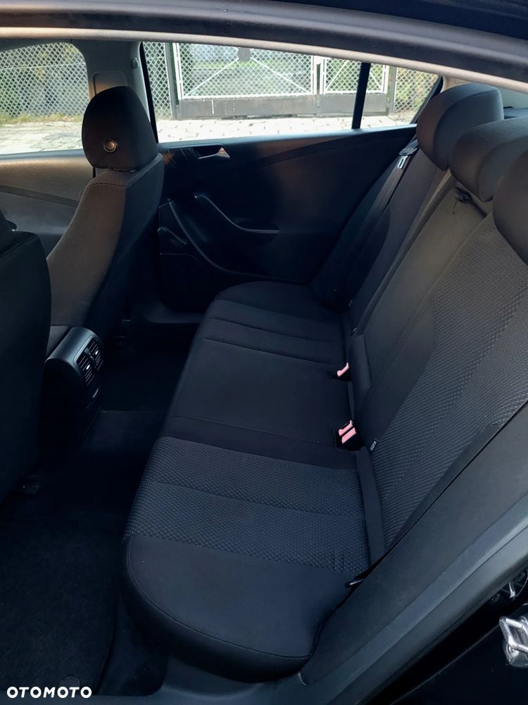 Volkswagen Passat 1.9 TDI Comfortline - 15