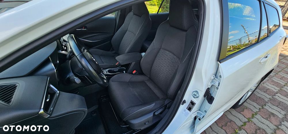 Toyota Corolla 2.0 Hybrid Comfort - 32