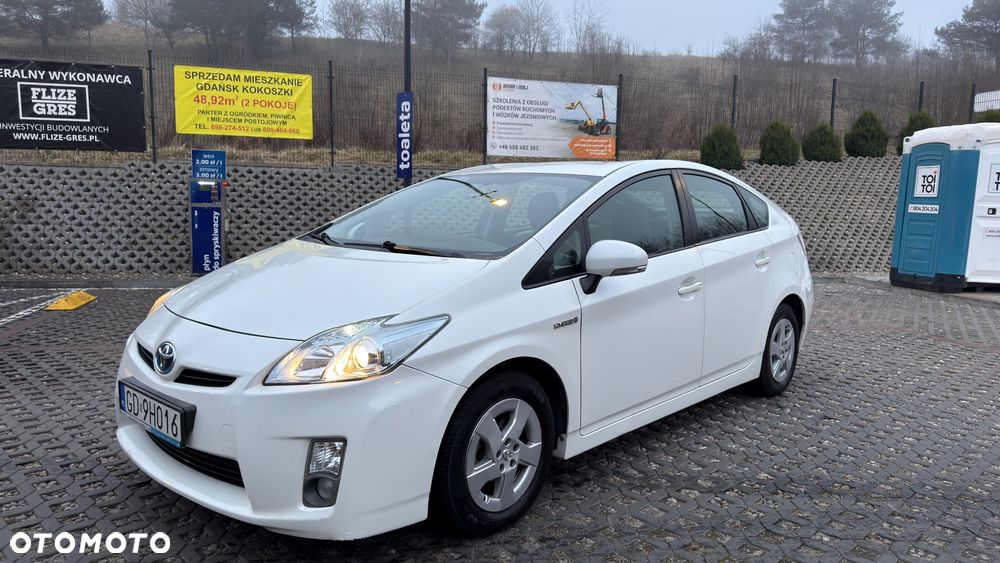 Toyota Prius 1.8 HSD Prestige - 2