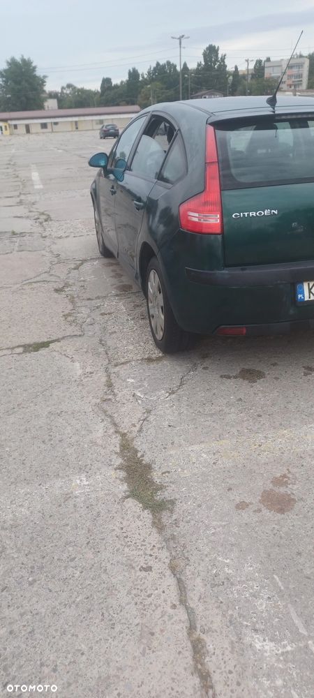 Citroën C4 1.6 16V Confort - 4