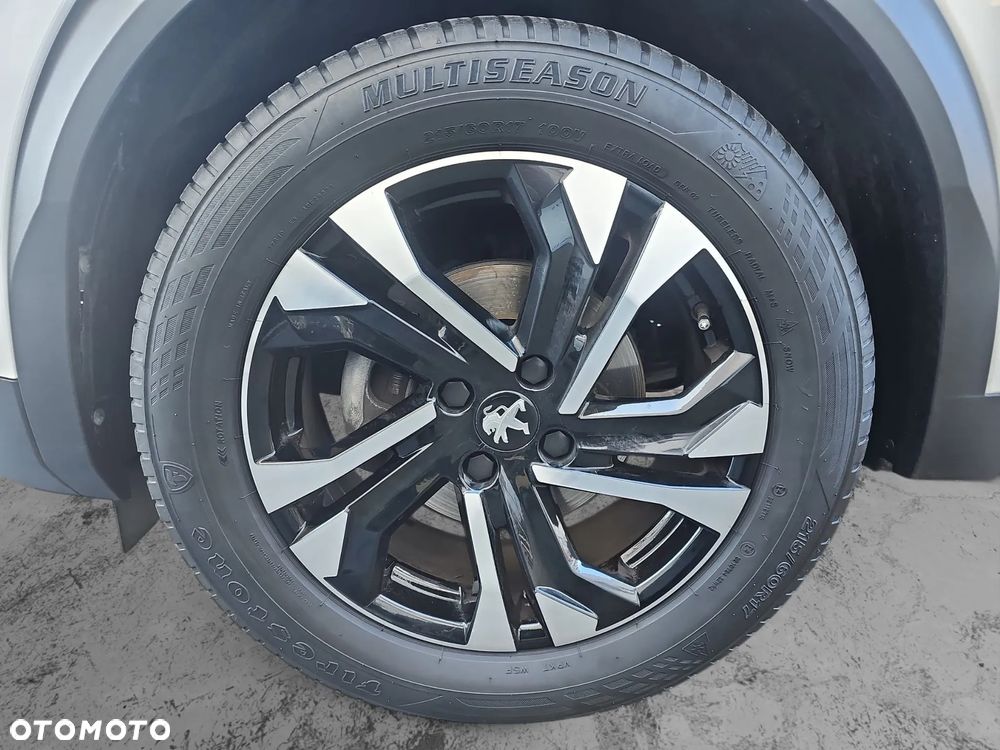 Peugeot 2008 1.2 PureTech Allure Pack S&S - 22