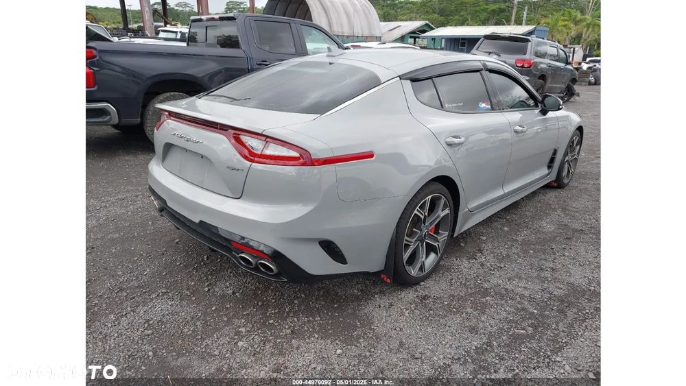 Kia Stinger - 4