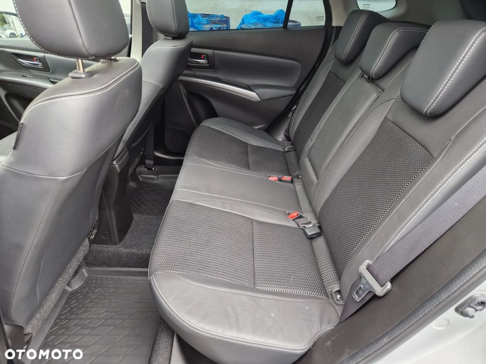 Suzuki SX4 S-Cross 1.4 T Elegance Sun 4WD - 17