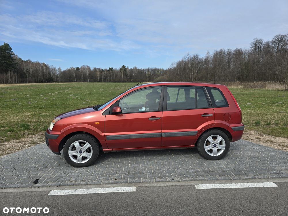 Ford Fusion - 4