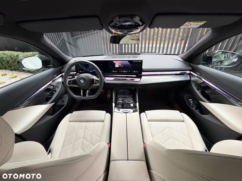 BMW Seria 5 520d xDrive mHEV M Sport - 23