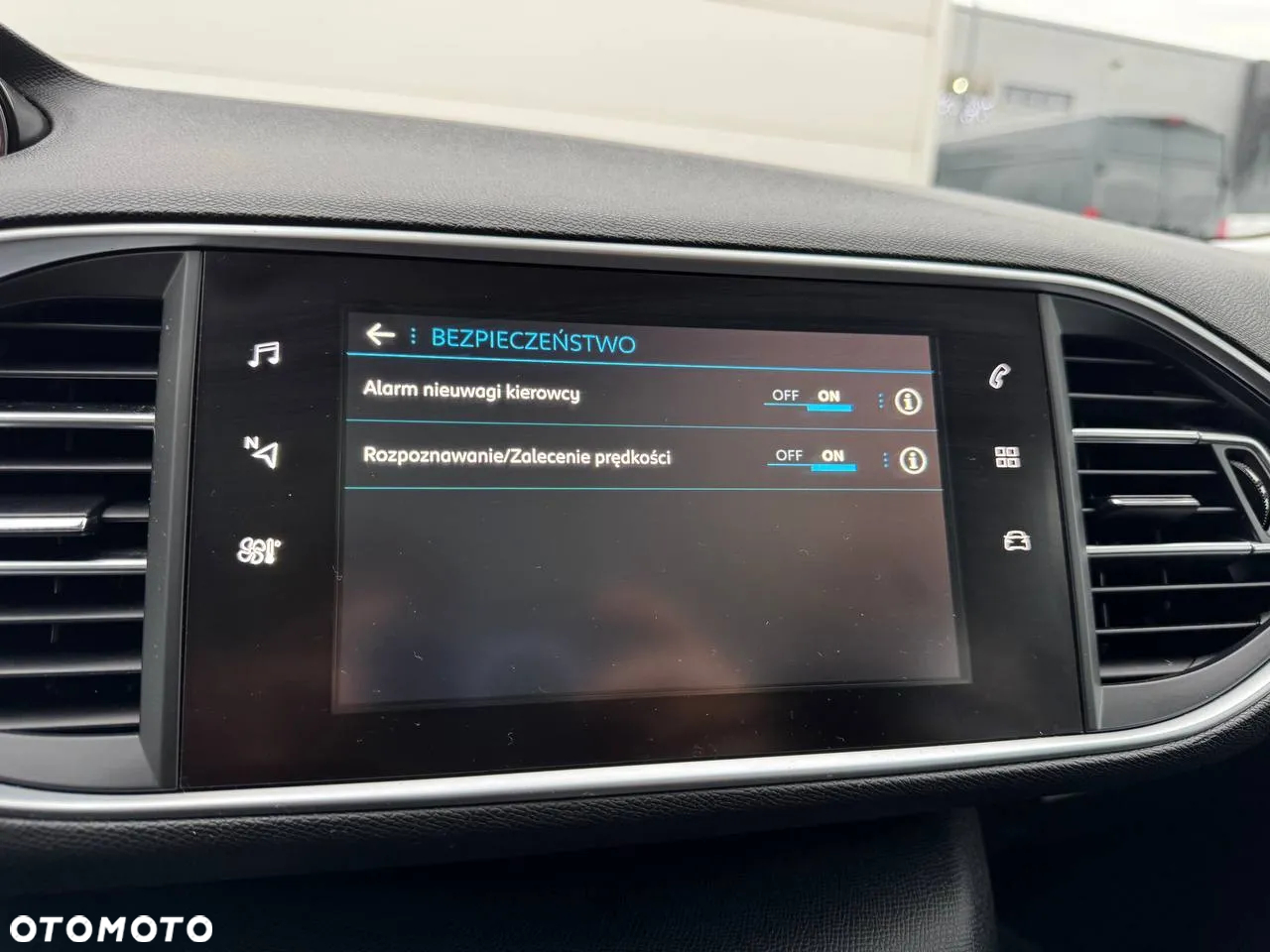 Peugeot 308 1.5 BlueHDi Allure Pack S&S - 12