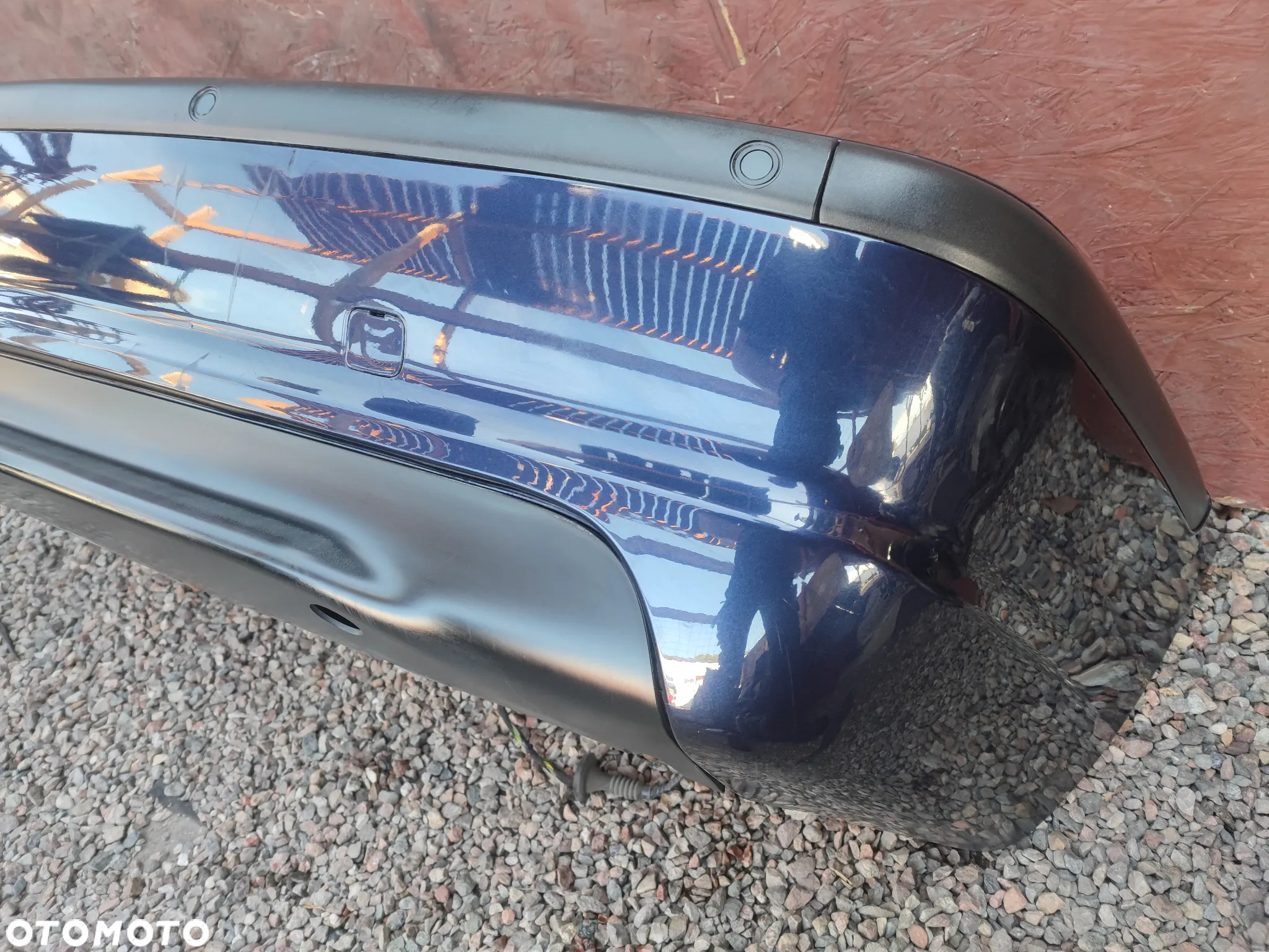 BMW E46 SEDAN ORYGINALNY ZDERZAK TYŁ M-PAKIET W KOLORZE ORIENT-BLAU METALIC O KODZIE LAKIERU 317/5 + CZUJNIKI PDC O NR.  51 12 2 293 990 W DOBRYM STANIE - 11
