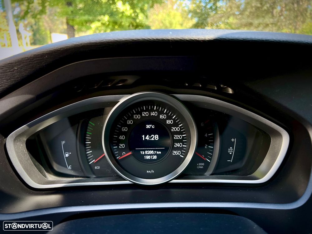 Volvo V40 2.0 D2 Momentum - 13