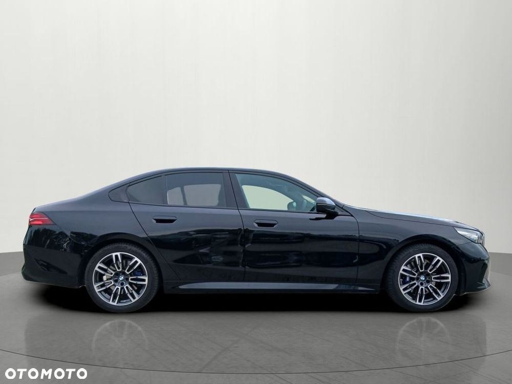 BMW Seria 5 520d mHEV M Sport - 6