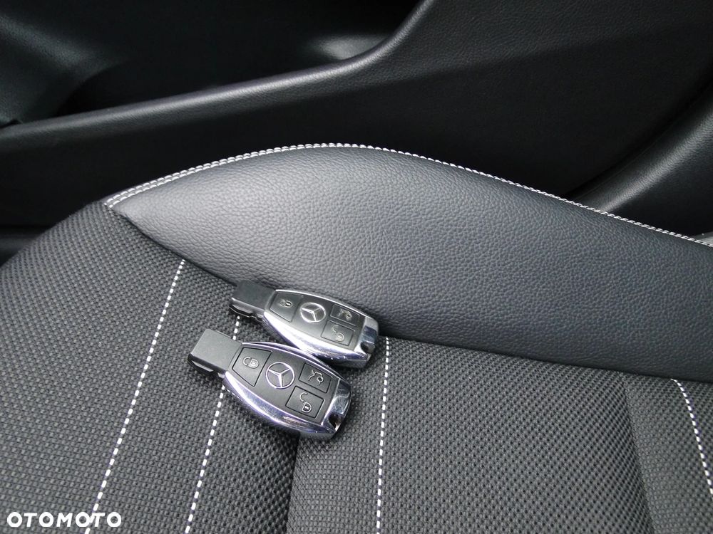 Mercedes-Benz GLA 250 4-Matic - 40