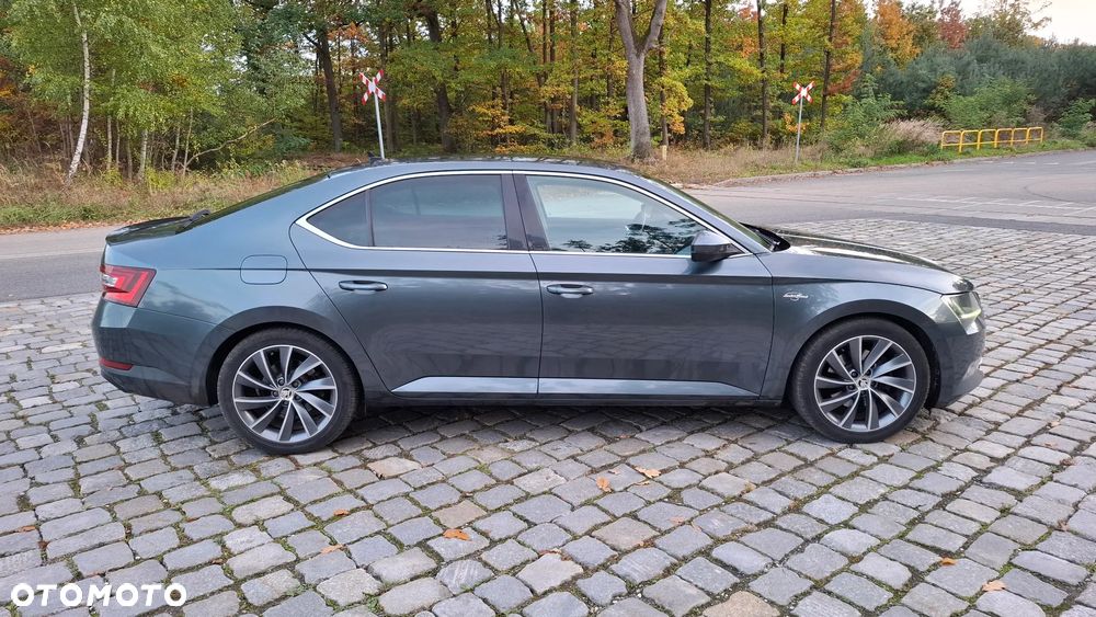 Skoda Superb 2.0 TDI 4x4 L&K DSG - 10