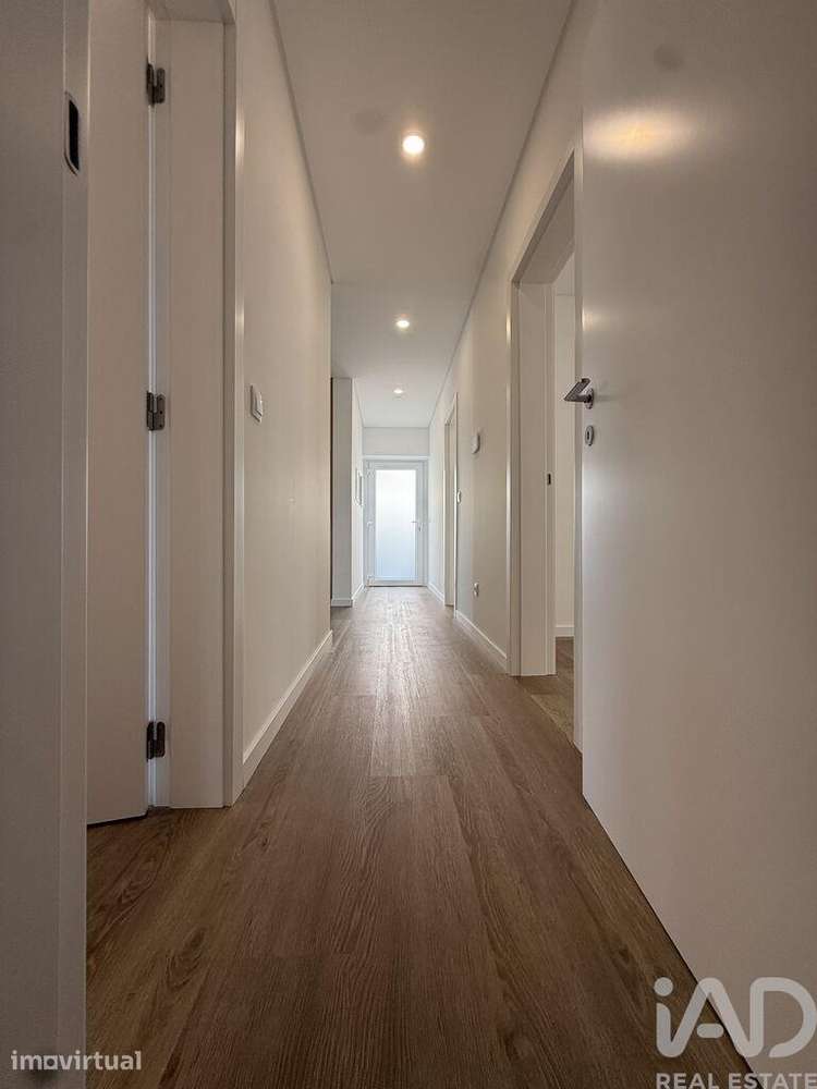 Apartamento T3 em União de Freguesias da Cidade de Santarém de 111 m2 - Grande imagem: 2/24