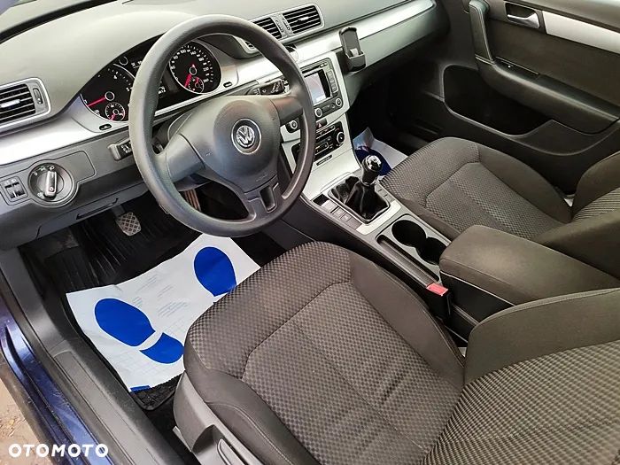 Volkswagen Passat - 22