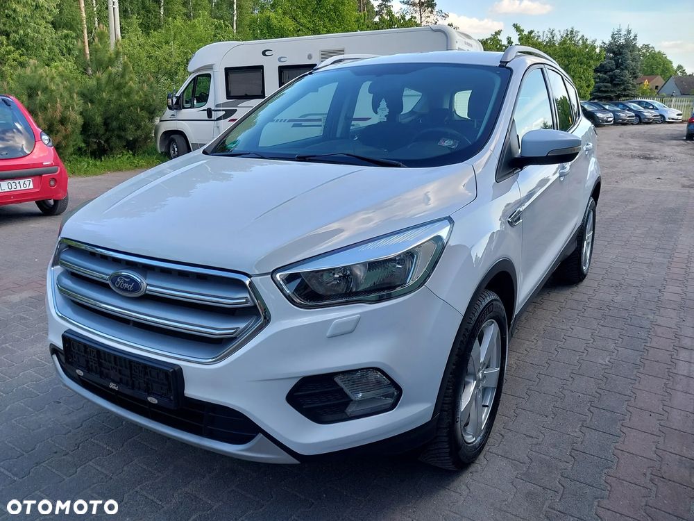 Ford Kuga 1.5 EcoBoost 2x4 Trend - 4