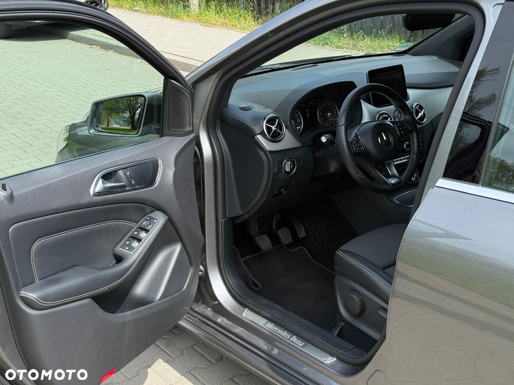 Mercedes-Benz Klasa B 180 BlueEFFICIENCY Edition Style - 12