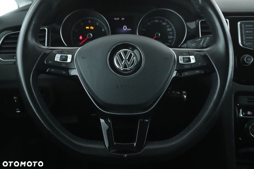 Volkswagen Golf - 10