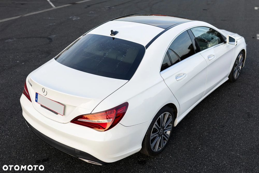 Mercedes-Benz CLA 250 7G-DCT - 12