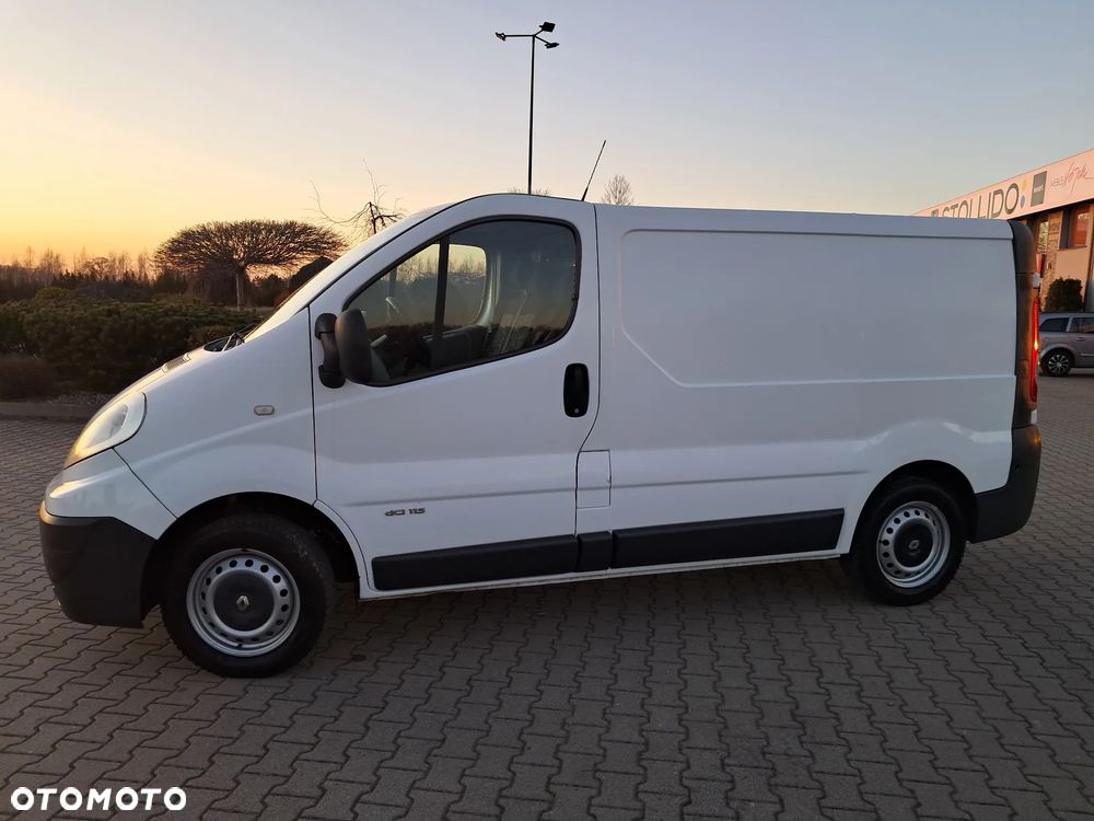 Renault TRAFIC - 2