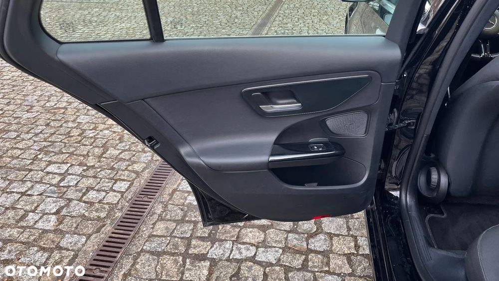 Mercedes-Benz Klasa C 200 d 9G-TRONIC - 15