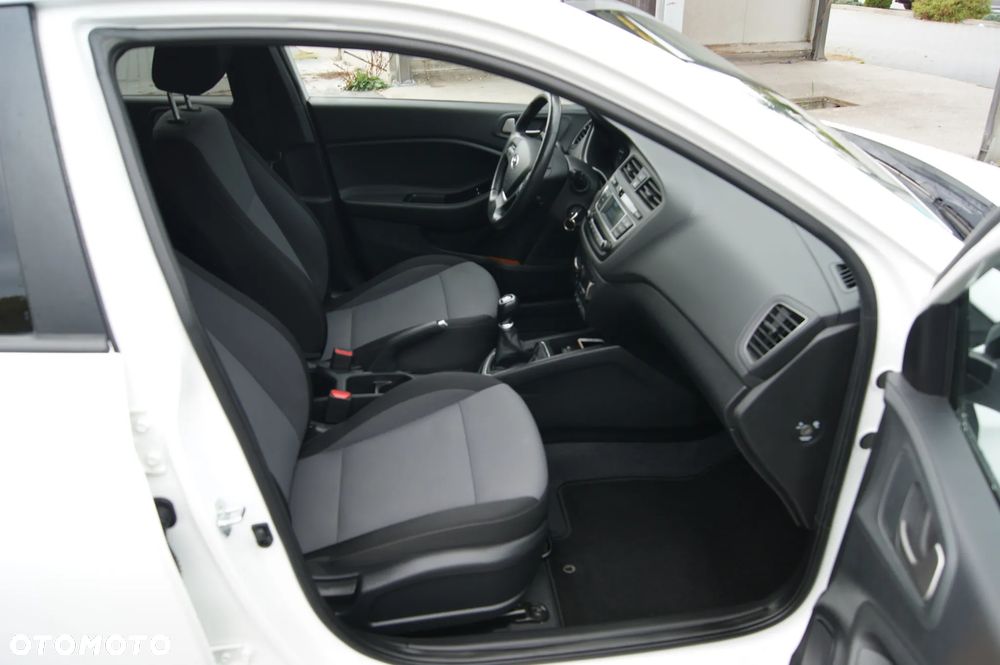 Hyundai i20 1.2 Passion - 21