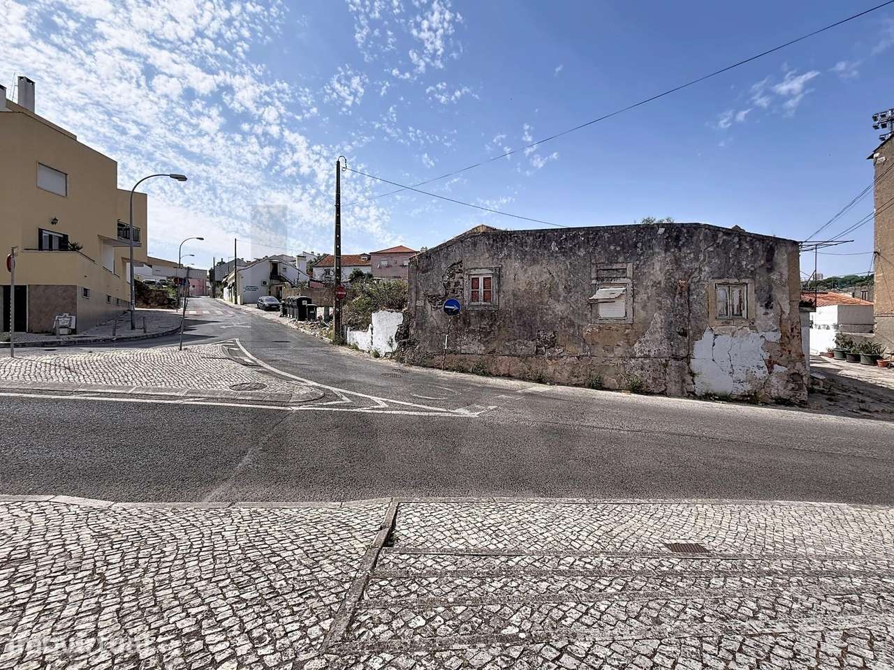 Vende: Terreno / Ruína - CONJUNTO PREDIAL PARA CONSTRUÇÃO - Grande imagem: 3/14