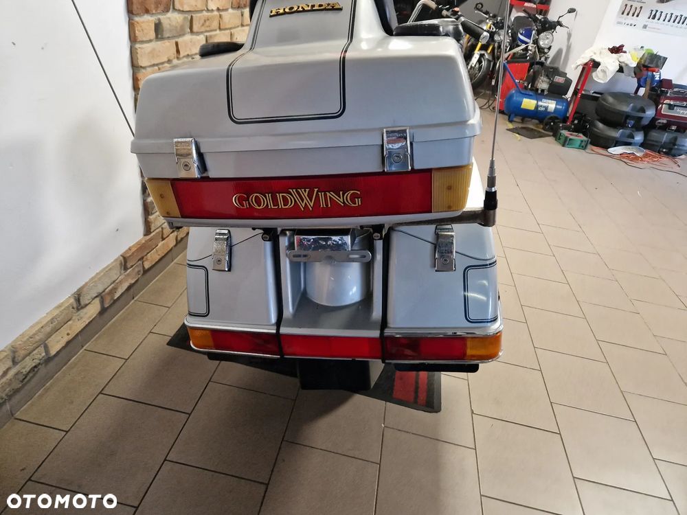 Honda GL - 24