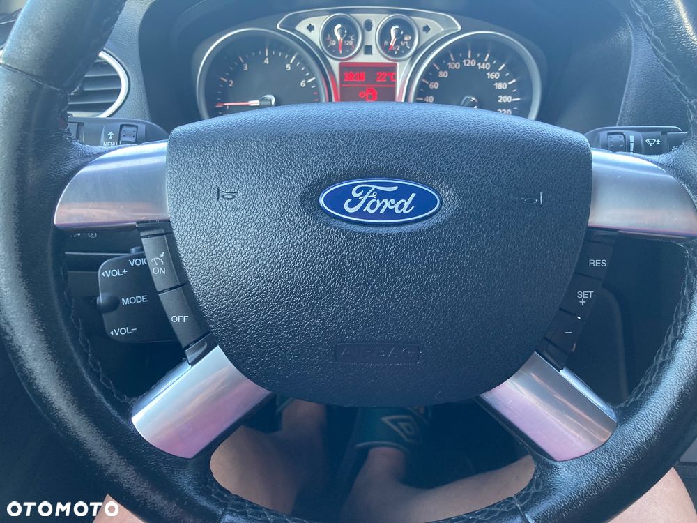 Ford Focus 1.8 FF Ambiente - 17