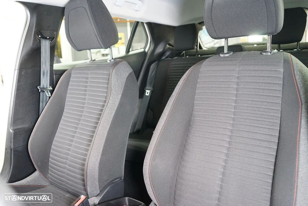 Peugeot 2008 1.2 PureTech Active Pack EAT8 - 33