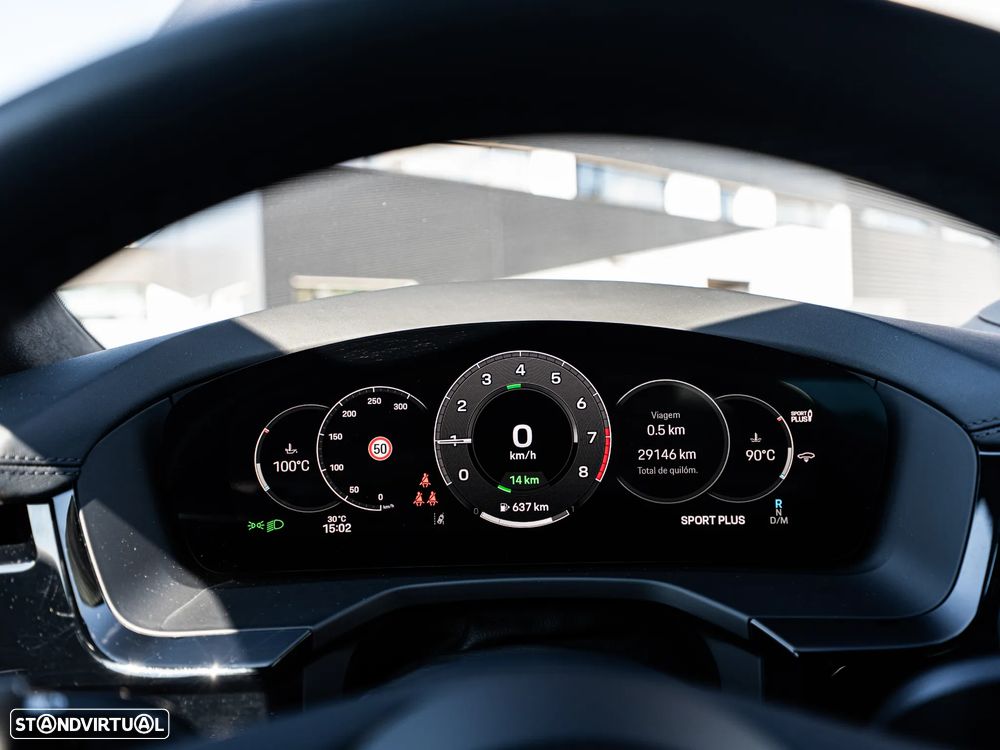 Porsche Panamera 4 E-Hybrid - 27