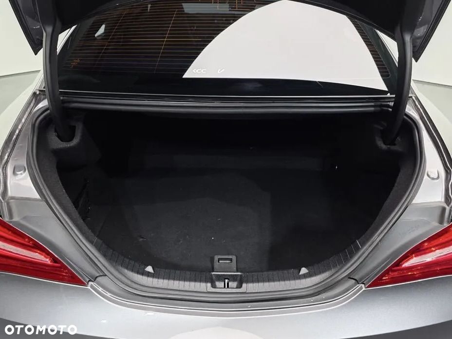 Mercedes-Benz CLA 220 7G-DCT AMG Line - 17