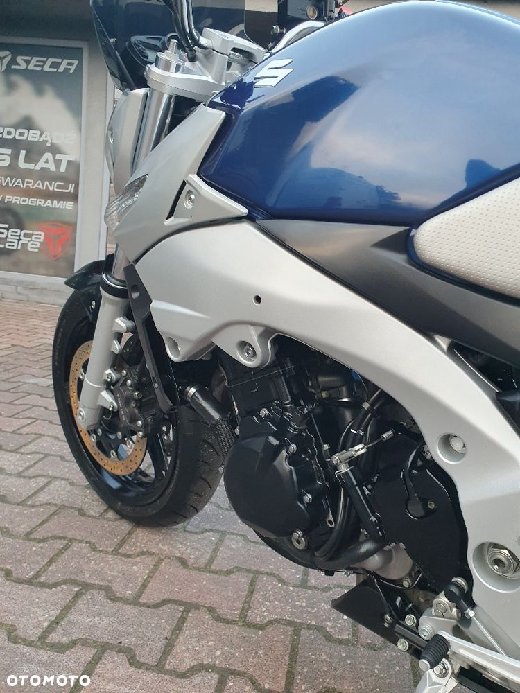 Suzuki GSR - 7