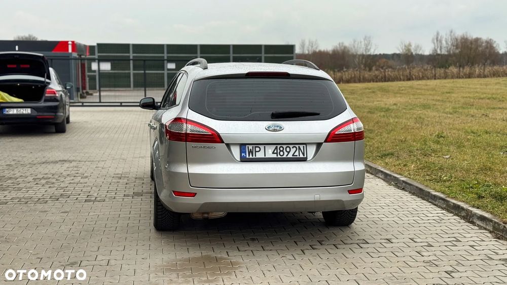 Ford Mondeo 2.0 Ambiente - 7