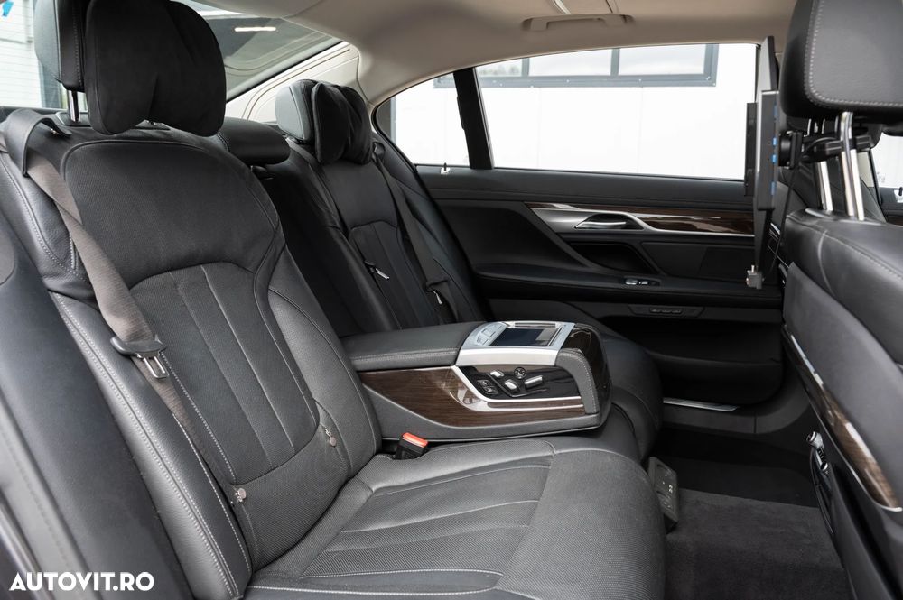 BMW Seria 7 745Le - 8