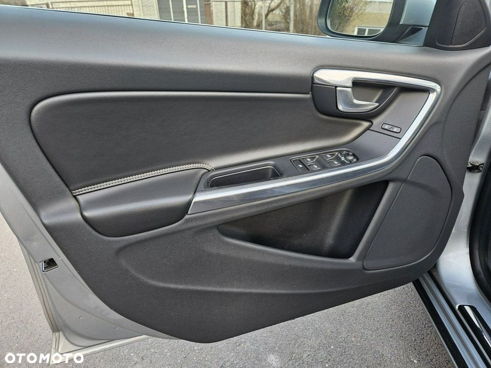 Volvo S60 D2 R-Design Momentum - 29